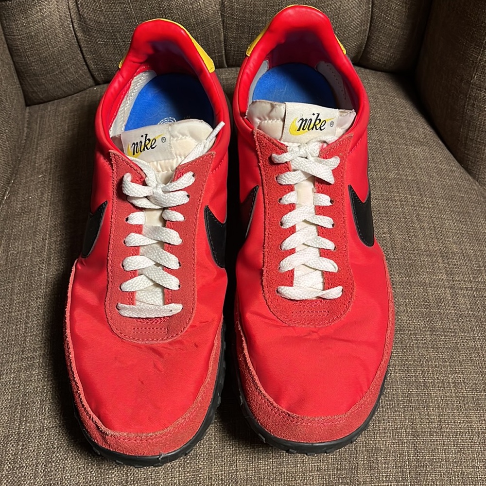 Nike Men's Roshe Waffle Racer Shoe's Size 10 University Red - Picture 3 of 10